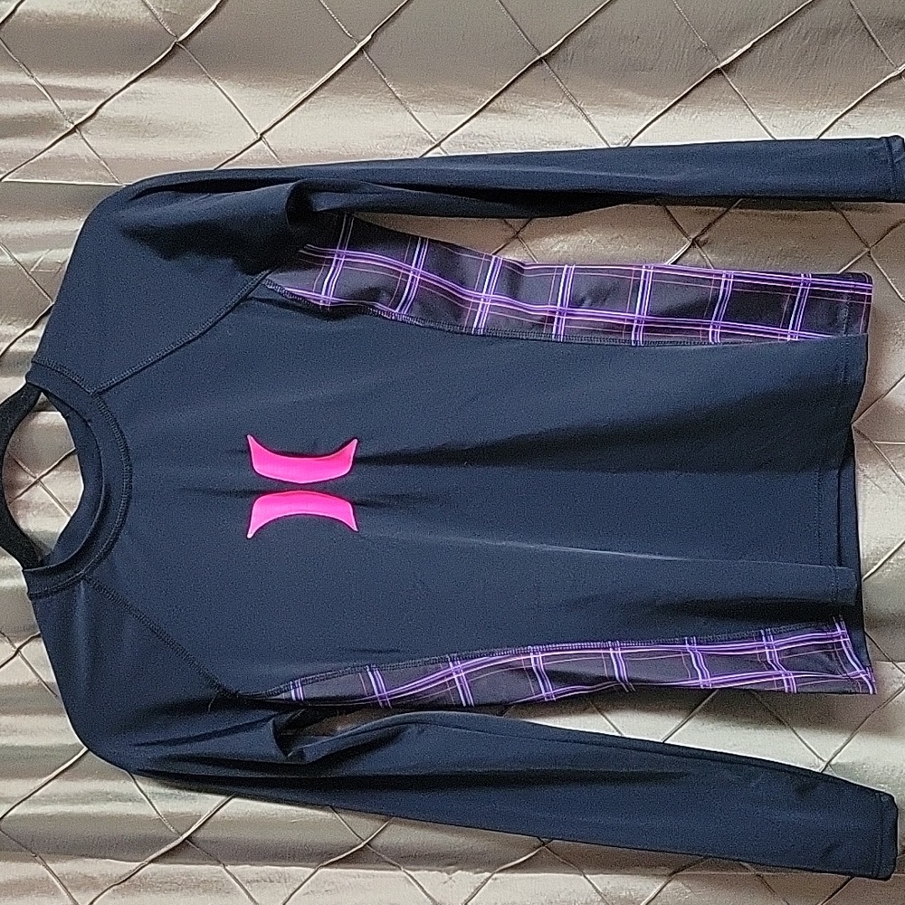 VGUC- Hurley Long Sleeve Rash Guard w/Plaid Side Panels
